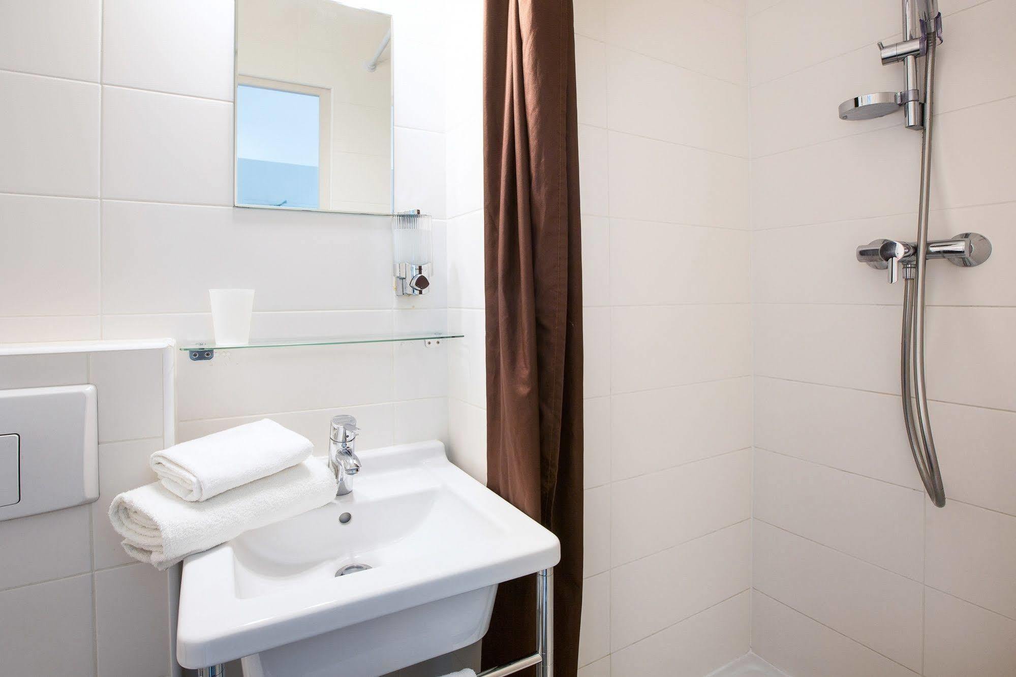Le Figuier Hotell Ivry-sur-Seine Eksteriør bilde