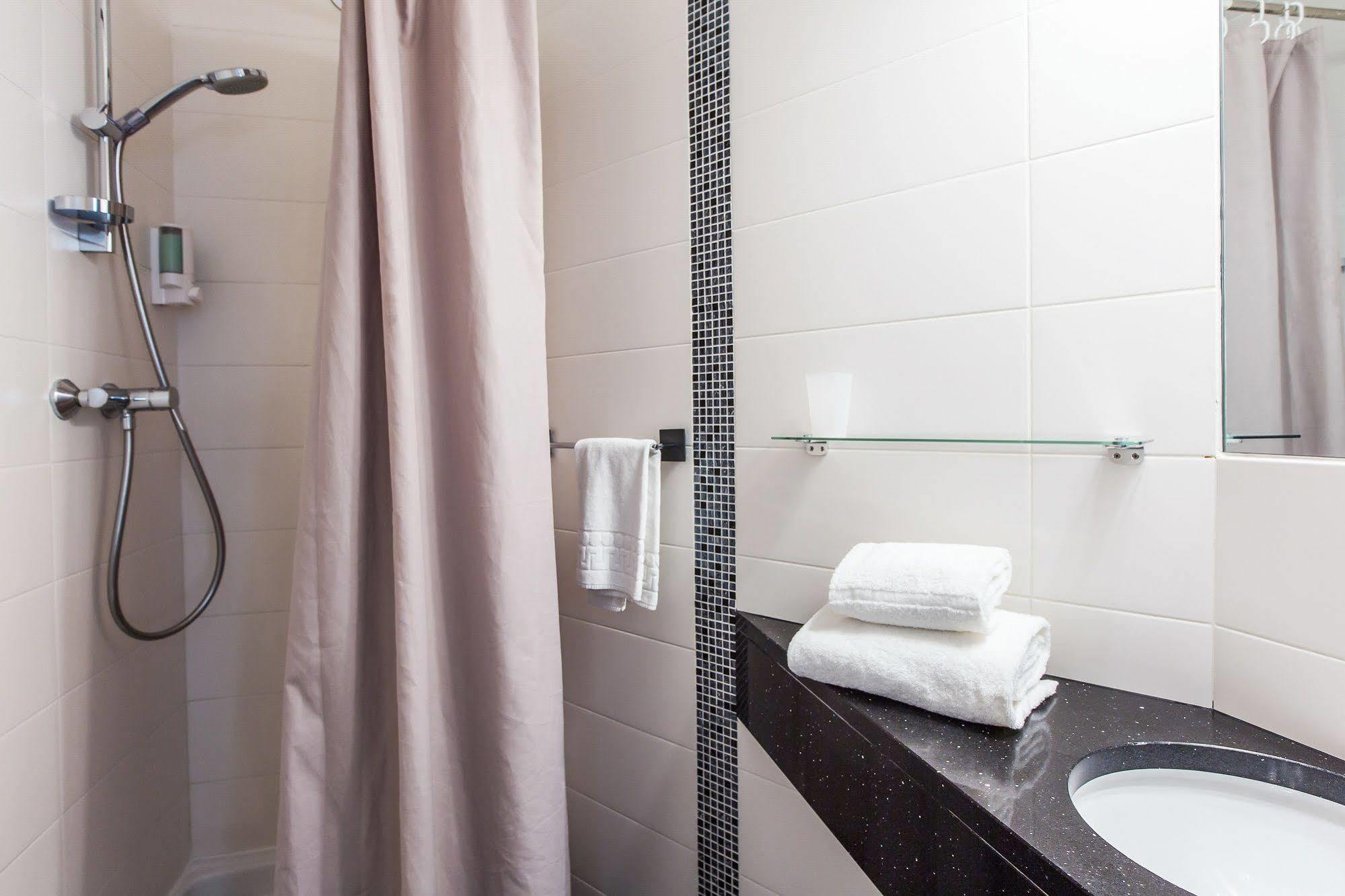 Le Figuier Hotell Ivry-sur-Seine Eksteriør bilde
